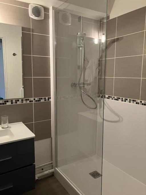 شقة Appt Agreable Avec Balcon Au Sud-Ouest De كان المظهر الخارجي الصورة
